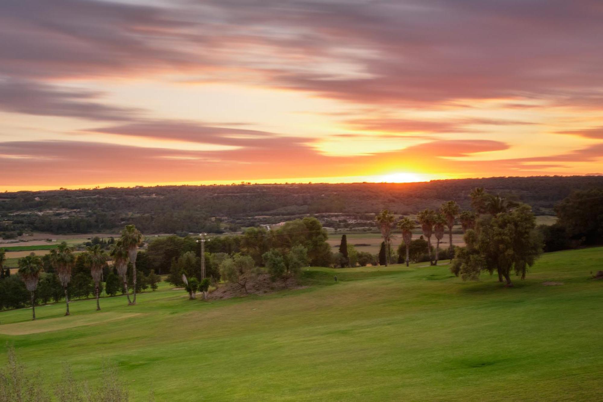Reserva Rotana Golf Resort Манакор Екстериор снимка