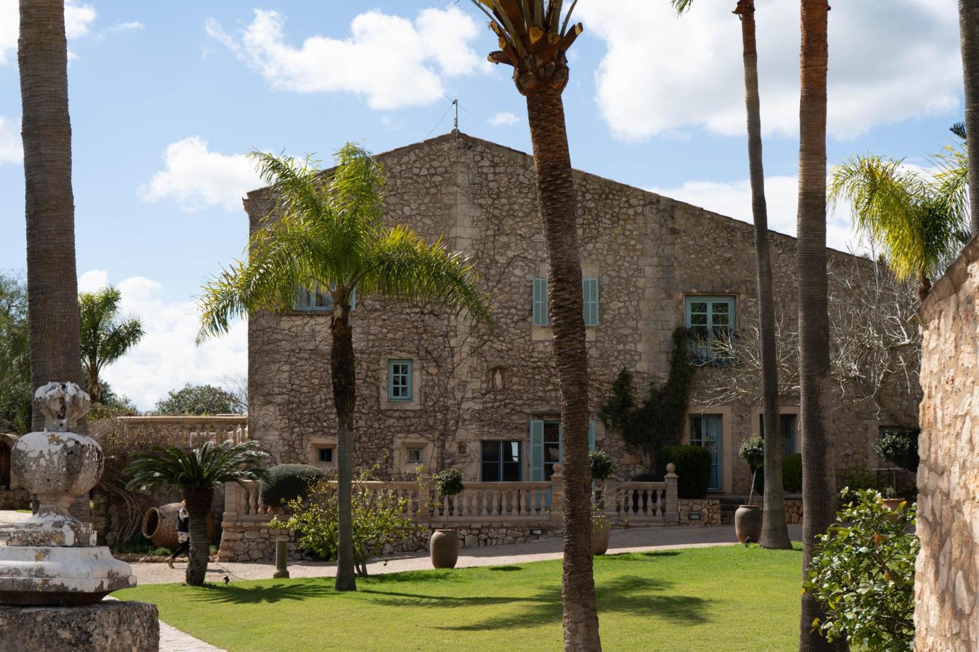 Reserva Rotana Golf Resort Манакор Екстериор снимка